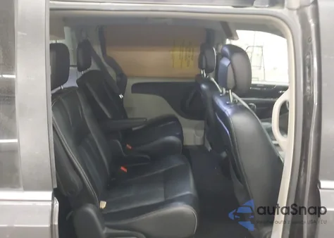 2015 Chrysler Town & Country Touring z USA, uszkodzony, nr VIN 2C4RC1BG9FR588879